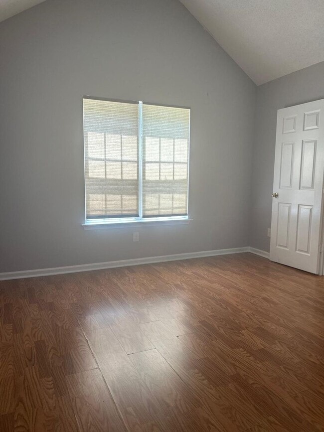 Building Photo - Desired Location for this 3 bedroom 2 bath...