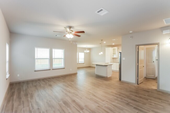 Foto del edificio - 7915 Cypress Country Dr