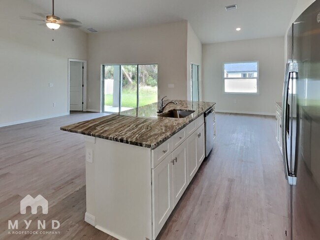 Building Photo - 3717 Uriah St