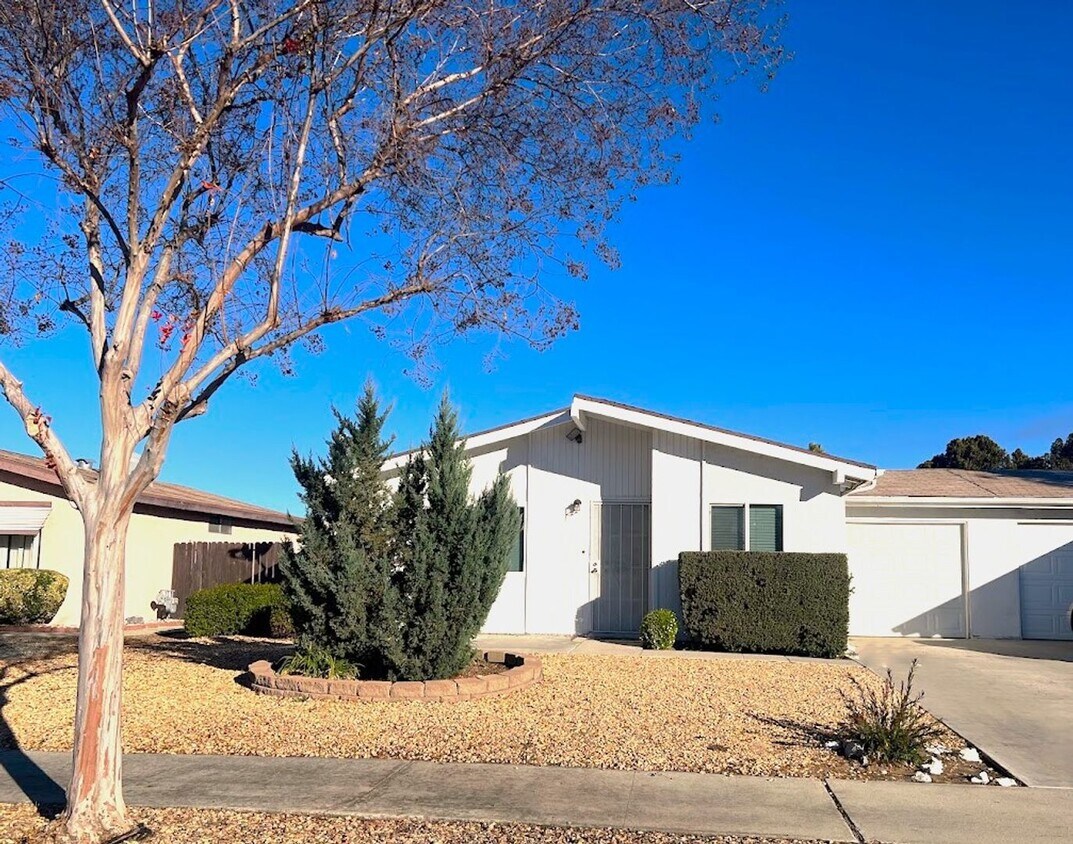 Charming Senior Home 55+ 2 bed 1 bath Gem... - Charming Senior Home 55+  2 bed 1 bath Gem...