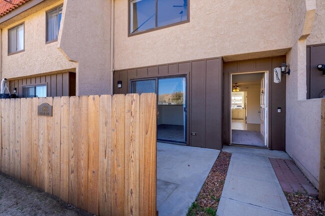 Building Photo - 55893 Santa Fe Trail
