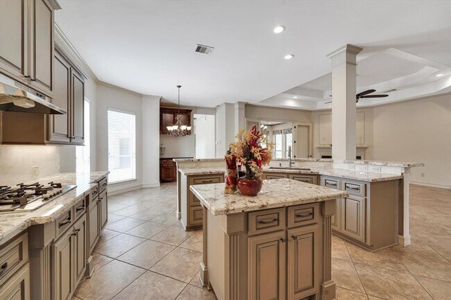 Foto del edificio - 1507 Lake Charlotte Ln
