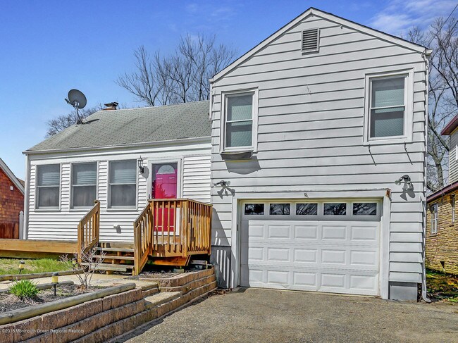 Building Photo - 102 Fischer Blvd