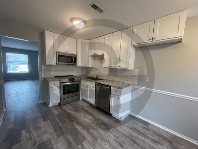 Foto del edificio - 2 Beds & 1 Bath House | Pet-Friendly | No ...