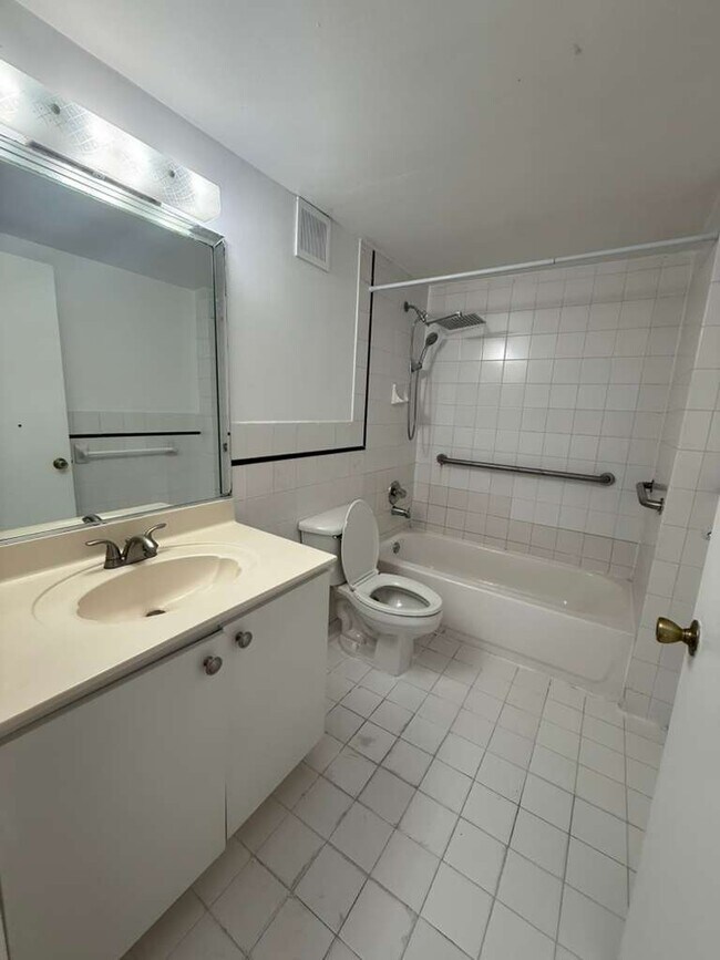 Foto del edificio - 8027 NW 8th St