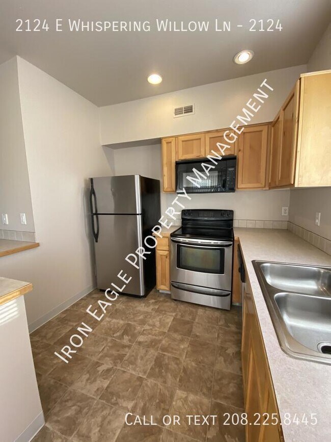 Building Photo - 2124 E Whispering Willow Ln