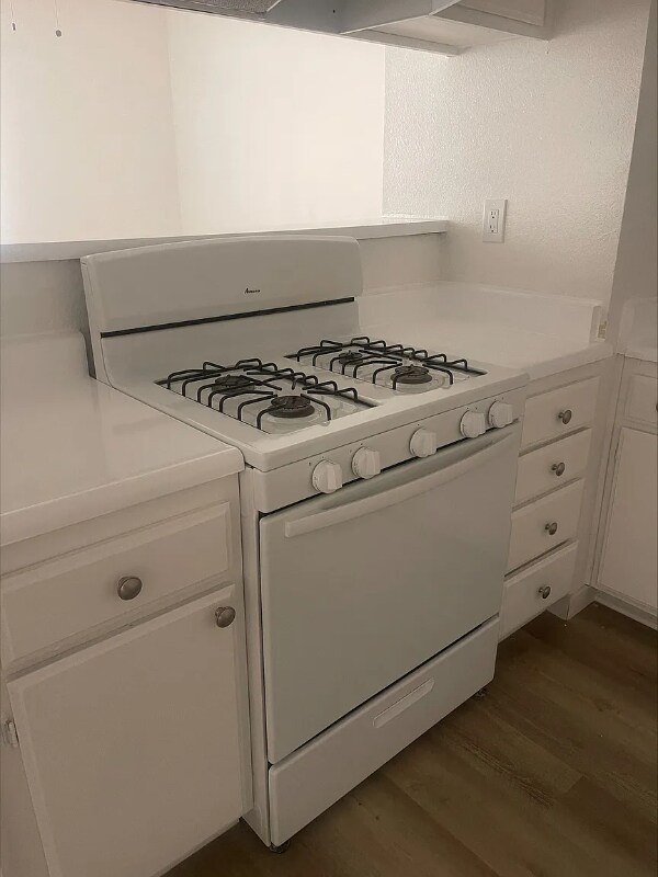 Foto del edificio - 13628 Kornblum Ave.