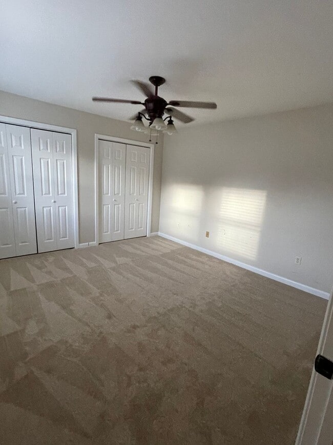 Building Photo - 2Bd/1.5Ba Townhouse located on the Germantown/Memphis Line!