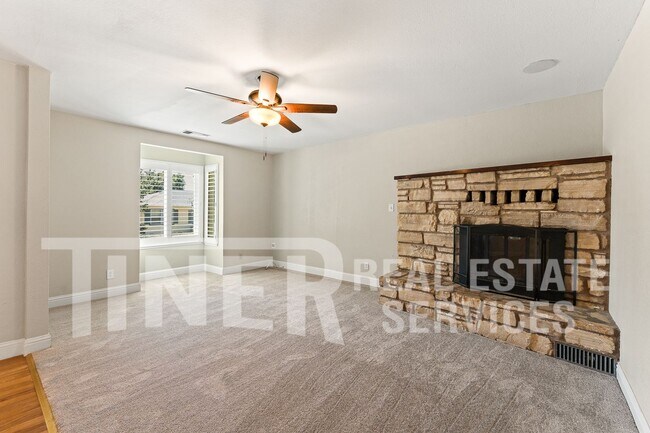 Foto del edificio - 705 Orange Grove Way