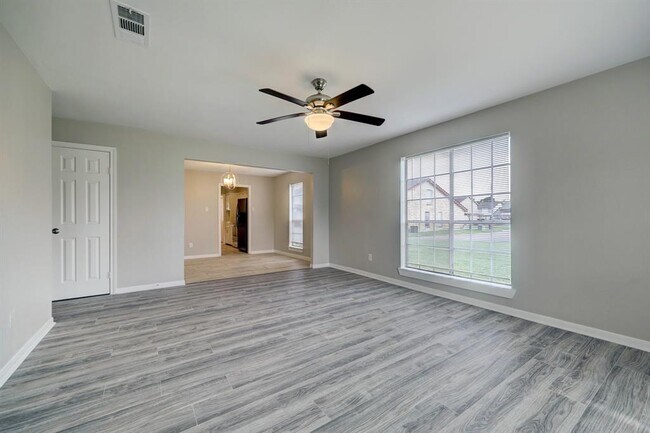 Foto del edificio - 1833 Country Village Blvd