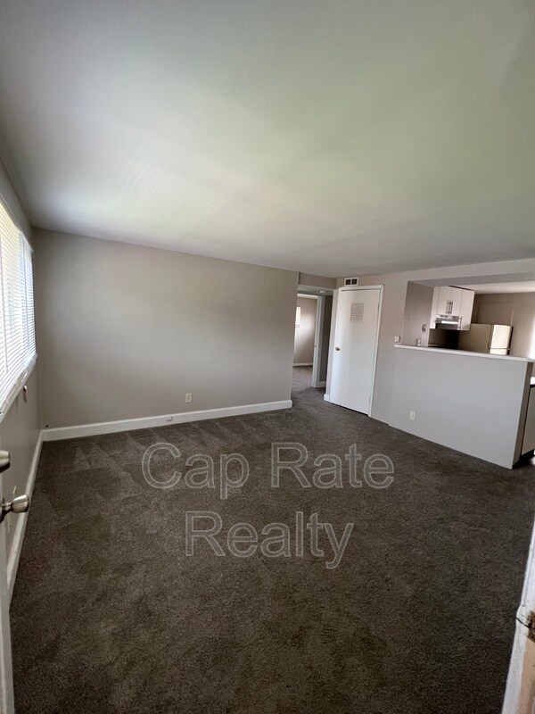 Building Photo - 3632 Cushing Dr