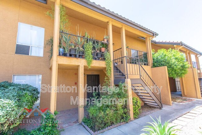 Building Photo - 1831 W Mulberry Dr