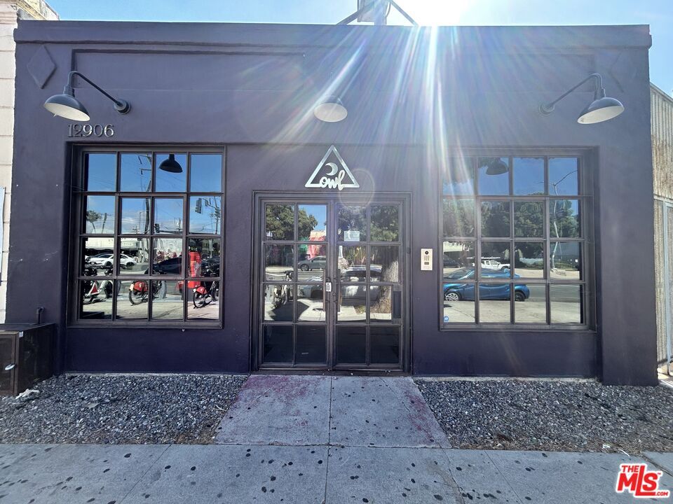 Foto principal - 12906 Venice Blvd.