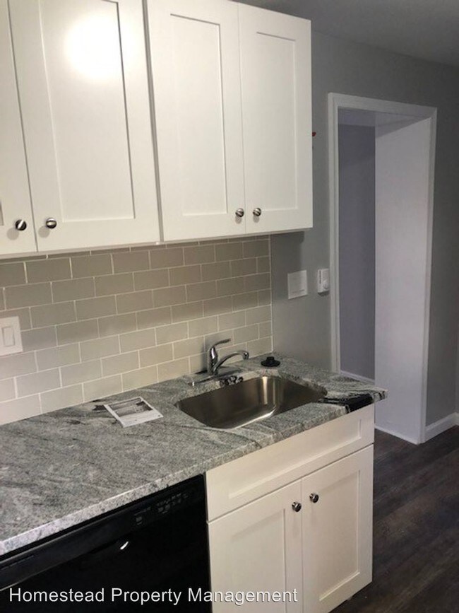Building Photo - 2 br, 1 bath Apartment - 20 N. Front St.