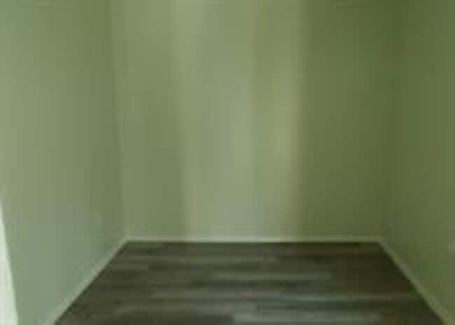 Building Photo - 58 Thorn St