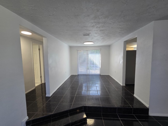 Foto del edificio - 4893 Alcea St