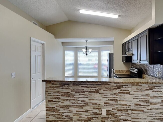 Building Photo - 1053 Vista Palma Way