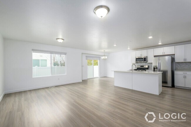 Foto del edificio - Spacious Townhome in Herriman!