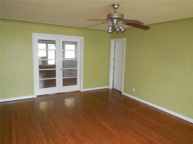 Foto del edificio - 819 40th Ave N