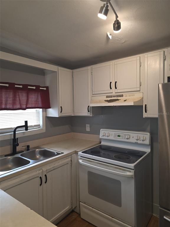 Foto del edificio - 3022 Deleuil Ave