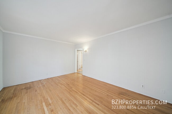 Building Photo - 1406 N Mansfield Ave