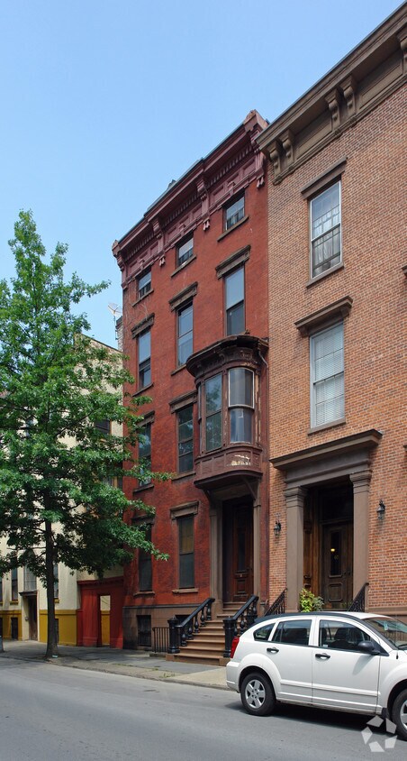 Primary Photo - 38 First St