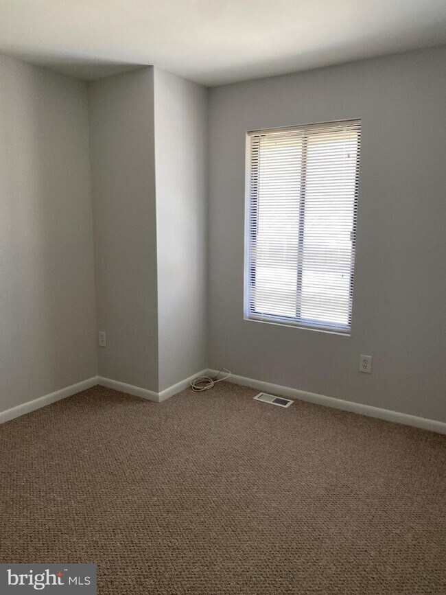 Building Photo - 2149 Oram Pl