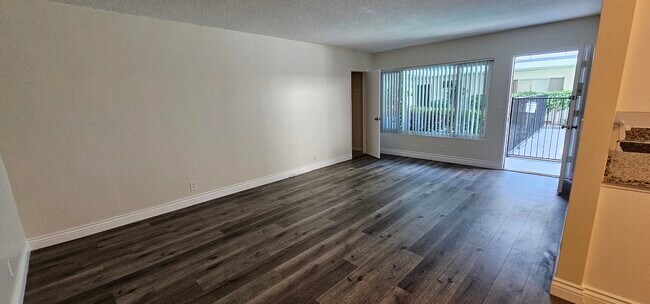 Foto del edificio - 7005 Coldwater Canyon Ave
