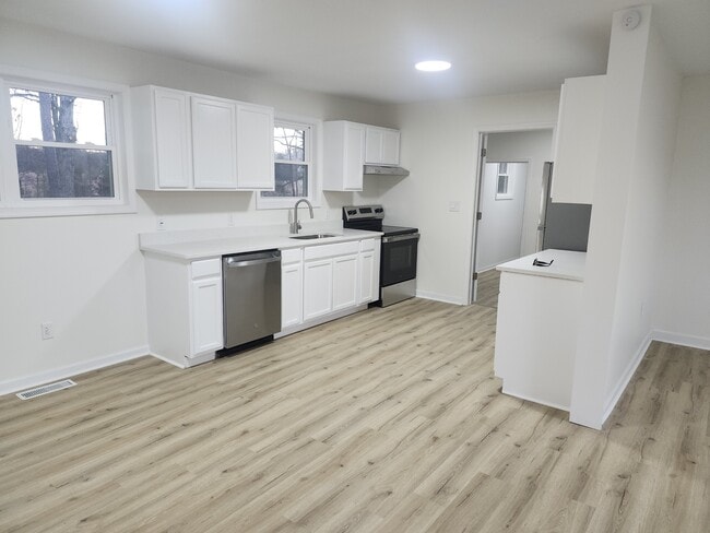 Building Photo - 5332 Hicone Rd