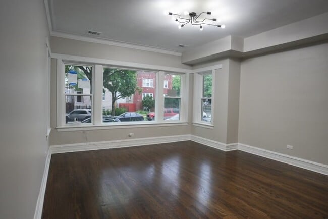 Building Photo - 4850 W Nelson St