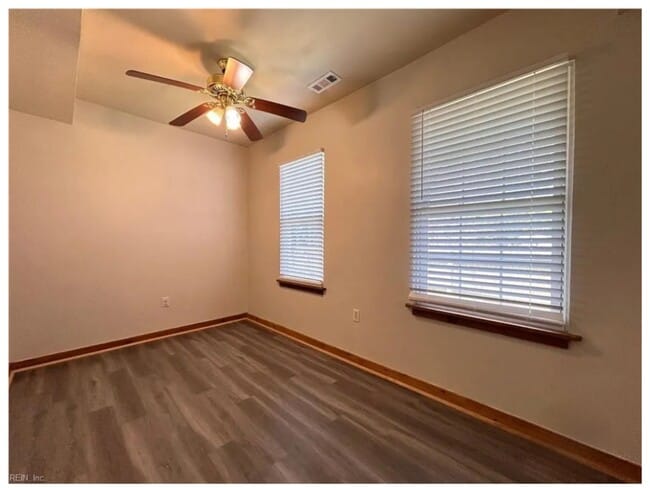 Foto del edificio - 400 Jamestown Ave