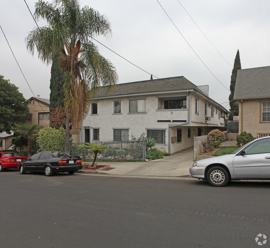 Primary Photo - 4208 Clayton Ave
