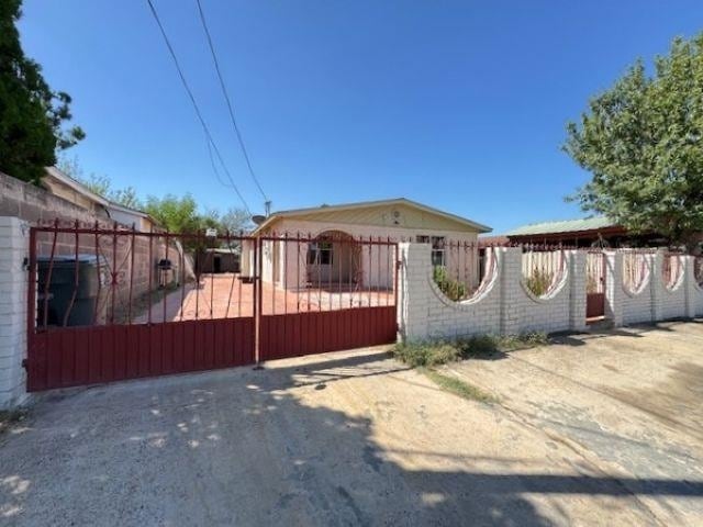 Primary Photo - 2909 Bismark St