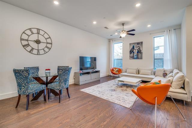 Building Photo - 1052 Maverick Dr