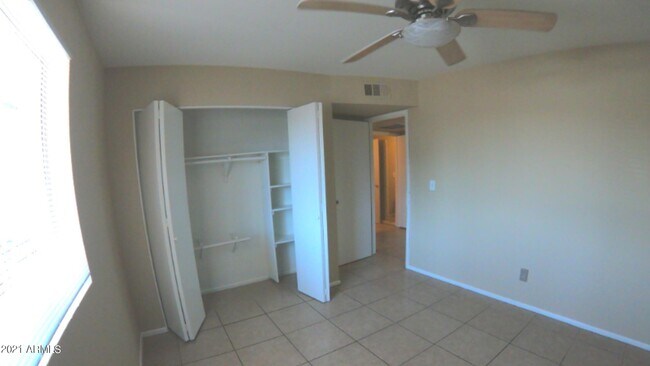 Foto del edificio - 145 S Doran