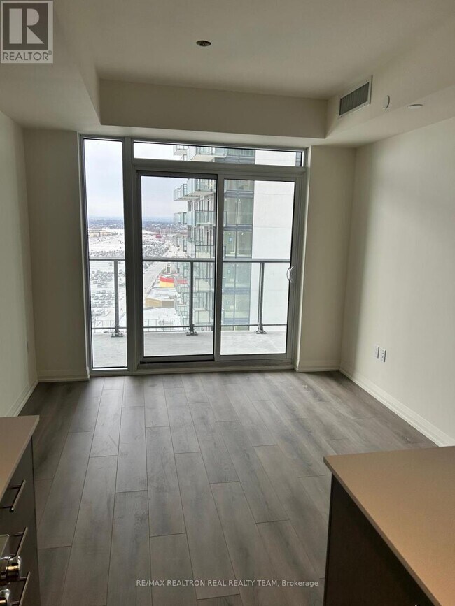 Photo du bâtiment - 8960 Jane St