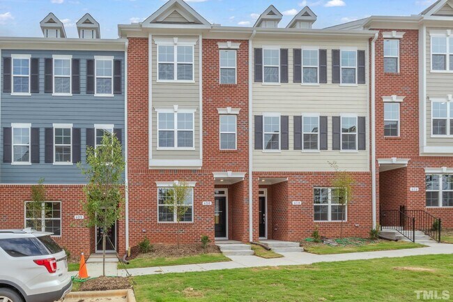 Building Photo - 620 Gateway Crossing Ln