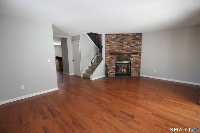 Building Photo - 12 Eagle Rock Hill