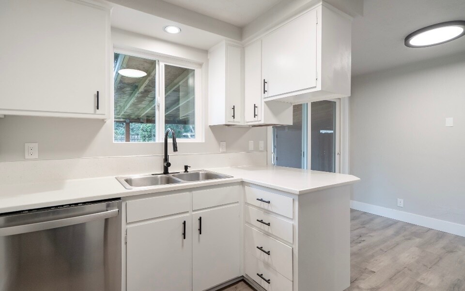 Foto principal - 396 Blazer Ave