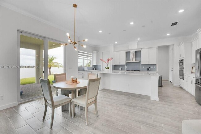 Building Photo - 983 Hookline Cir