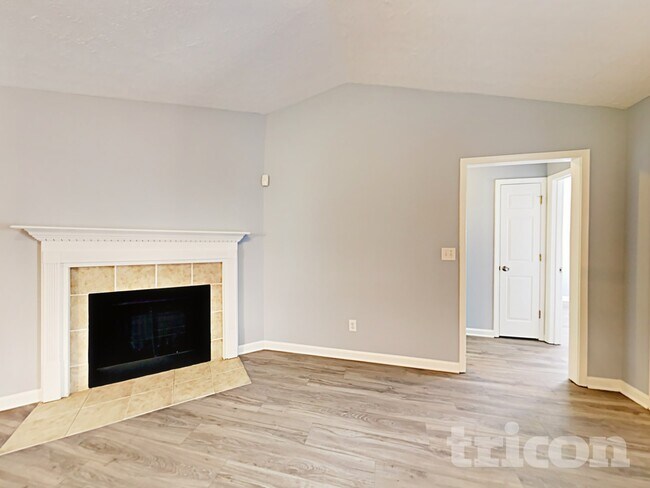 Foto del edificio - 205 Inverness Trce