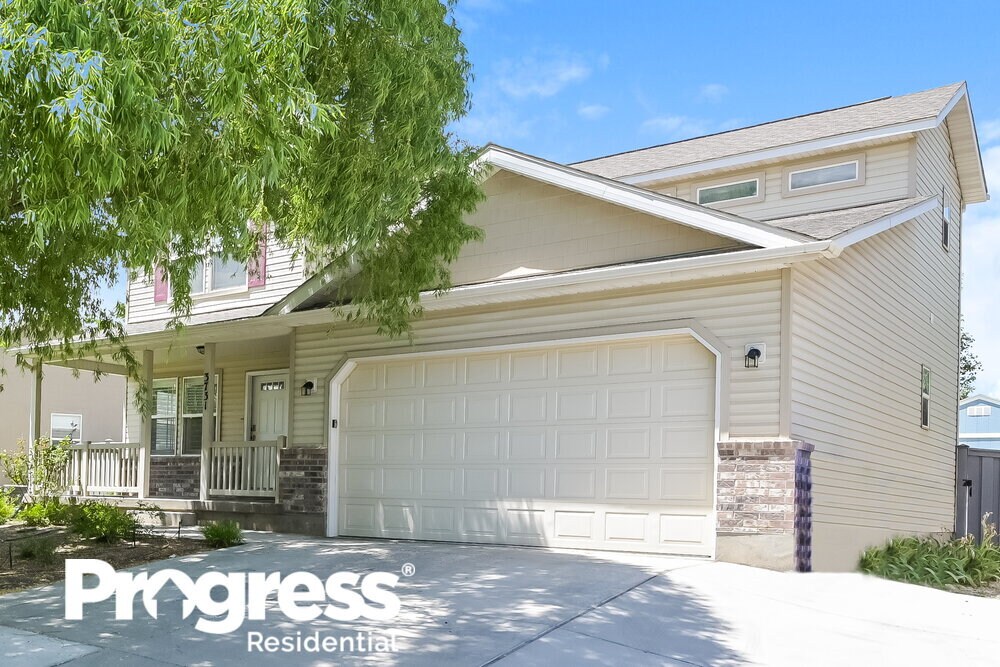 Primary Photo - 3731 Royal Troon Dr