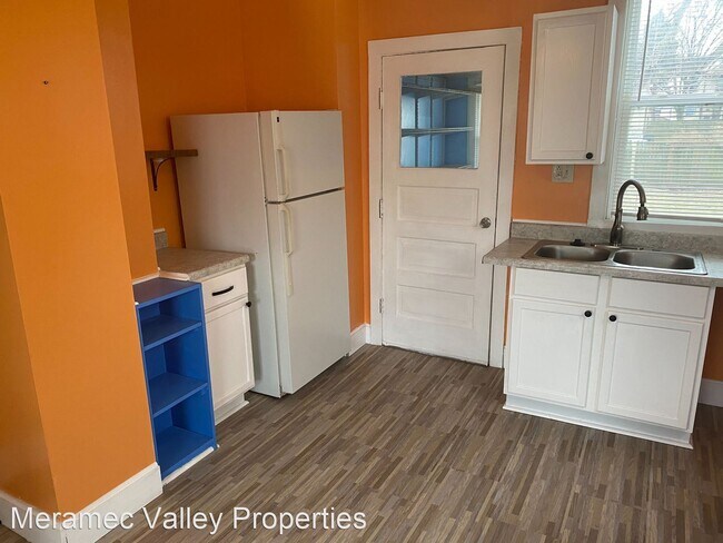 Foto del edificio - 3 br, 1 bath House - 7048 Raymond Ave