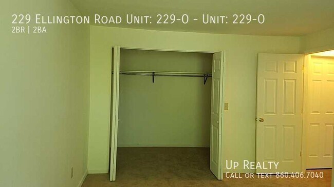 Foto del edificio - 229 Ellington Rd