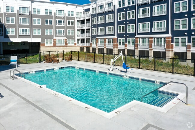 Pool - Fairfield The Wel At Lindenhurst