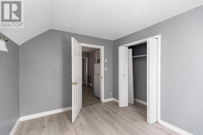 Photo du bâtiment - $1,549 Inclusive of Utilities! 3-Bedroom Unit | Updated & Ready!