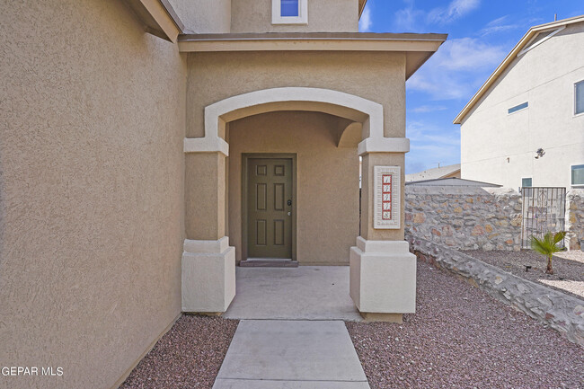 Building Photo - 14448 Jasmin Maribel Dr