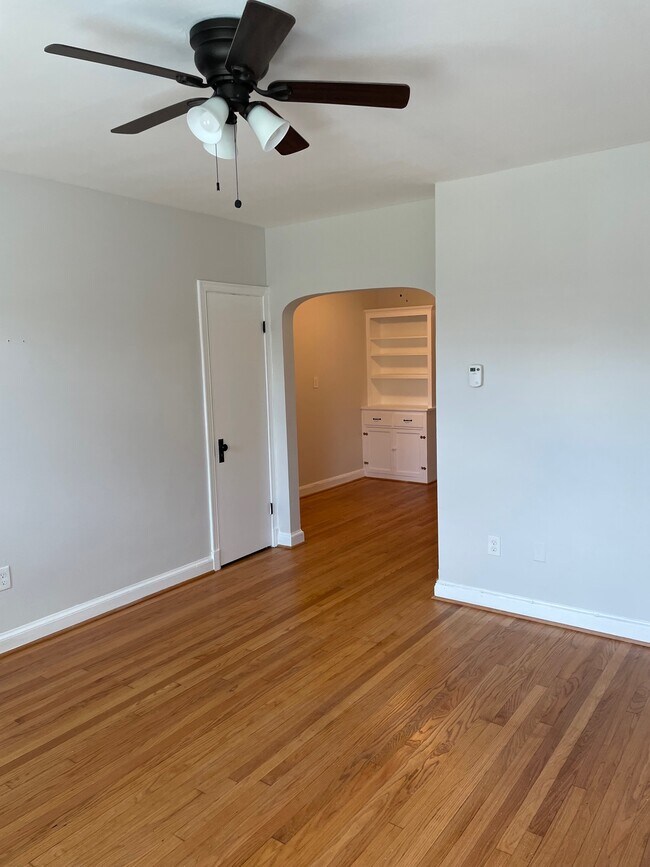 Living Room 1c - 1304 Bryant St NE