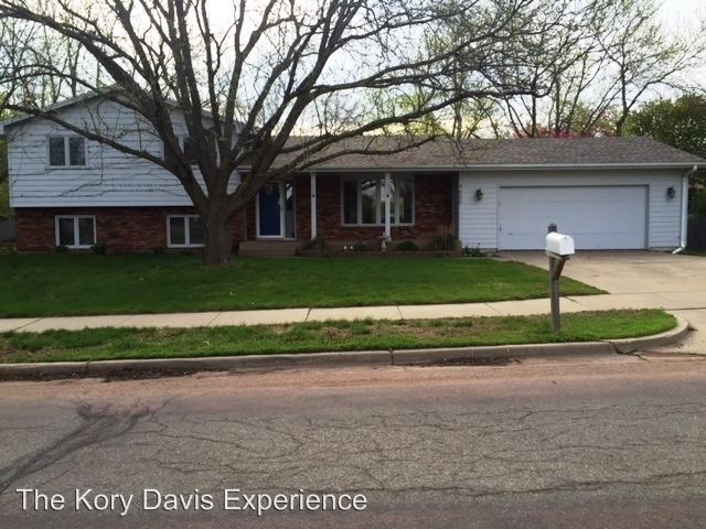 Primary Photo - 4600 S Lewis Ave