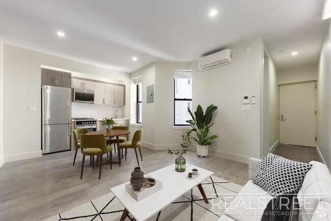 Building Photo - Modern New 2 Bed in Park Slope
